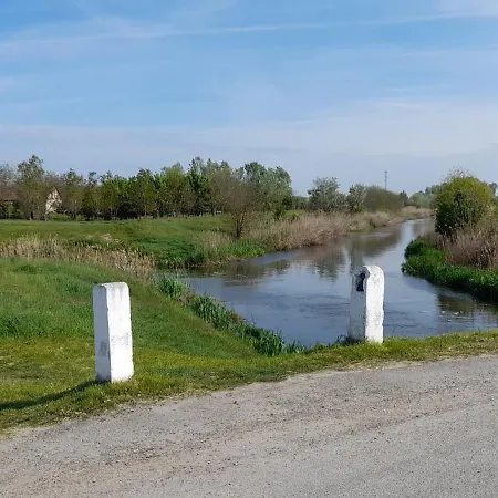 Dunavoelgyi Vendeghaz 3* Akaszto