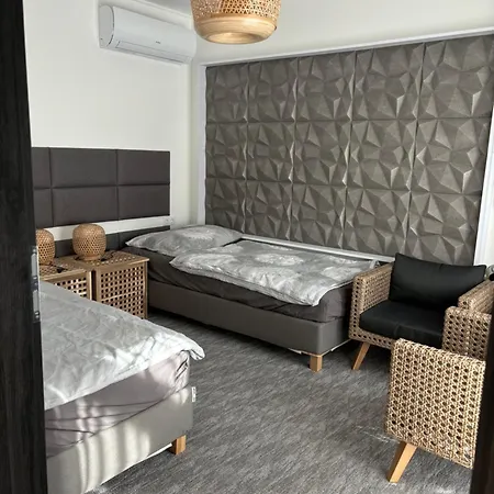 Dunavoelgyi Vendeghaz Gasthof Akaszto