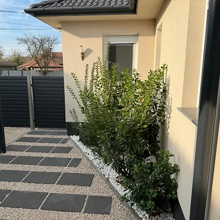 Dunavoelgyi Vendeghaz Akaszto